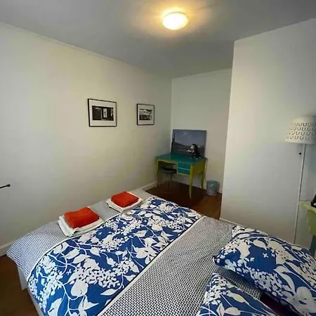 Spacious And Convenient 2 Bedroom Flat In Centre Apartment *