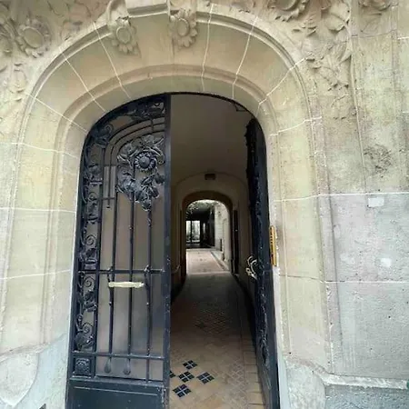 Spacious And Convenient 2 Bedroom Flat In Centre Apartment